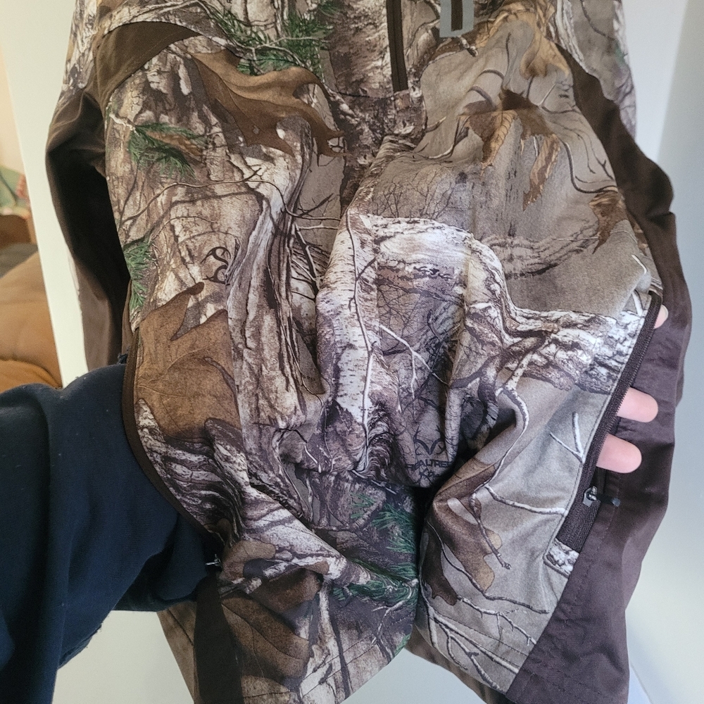 Realtree Lightweight Hunting Jacket - Picture 5 of 8